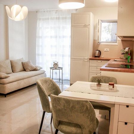 Apartment Split-Dvor Exterior photo